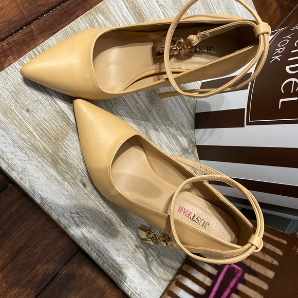 Charming Nude Pumps - Picture 5 of 5